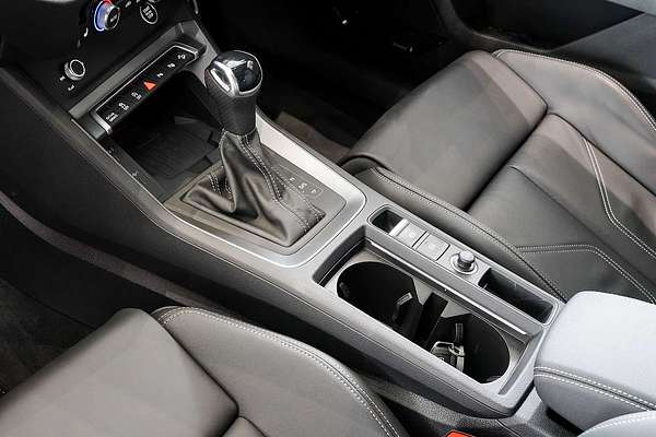 2024 Audi Q3 40 TFSI S line F3