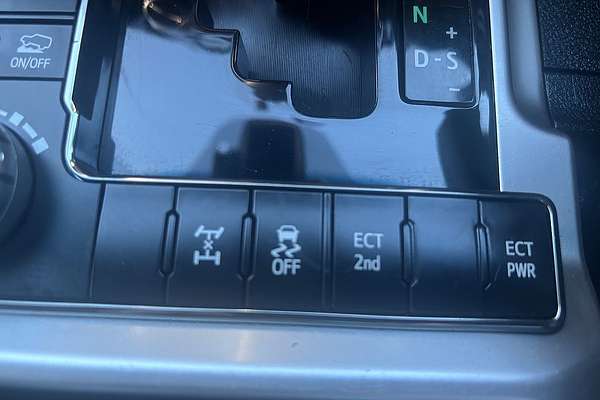 2019 Toyota Landcruiser Sahara VDJ200R