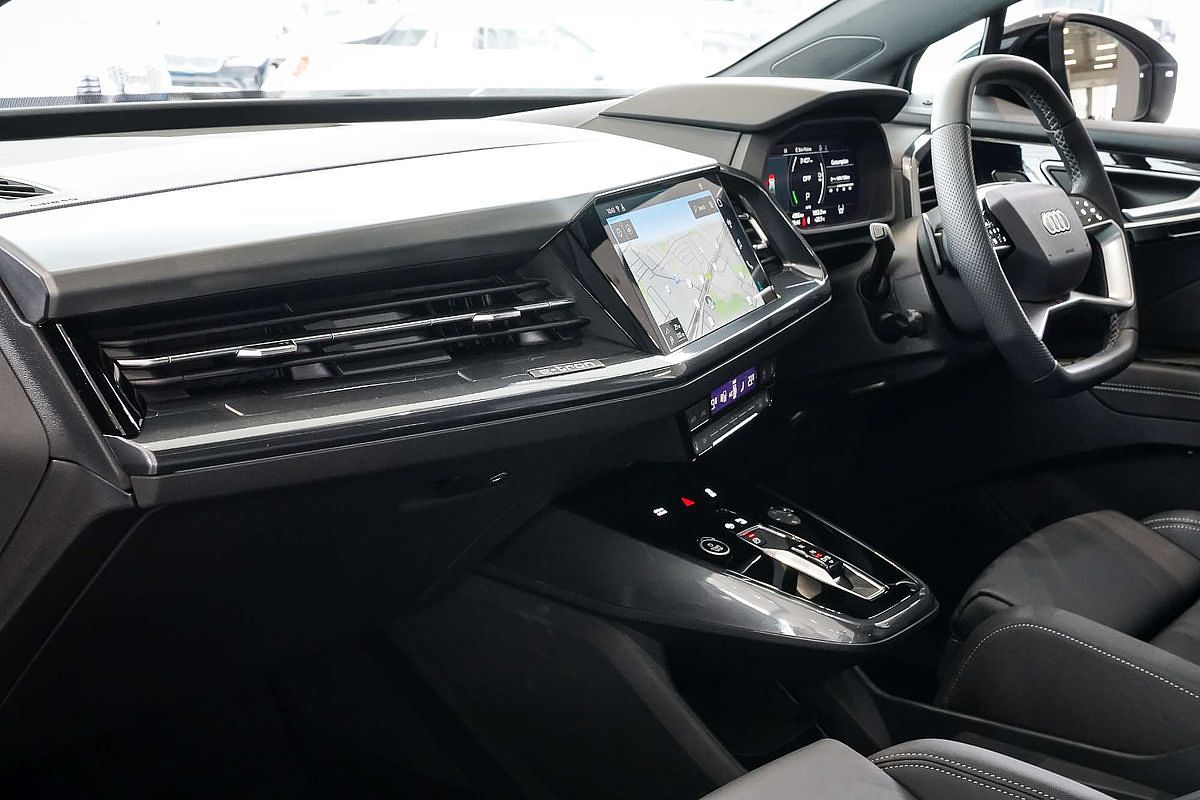 2024 Audi Q4 e-tron 55 F4