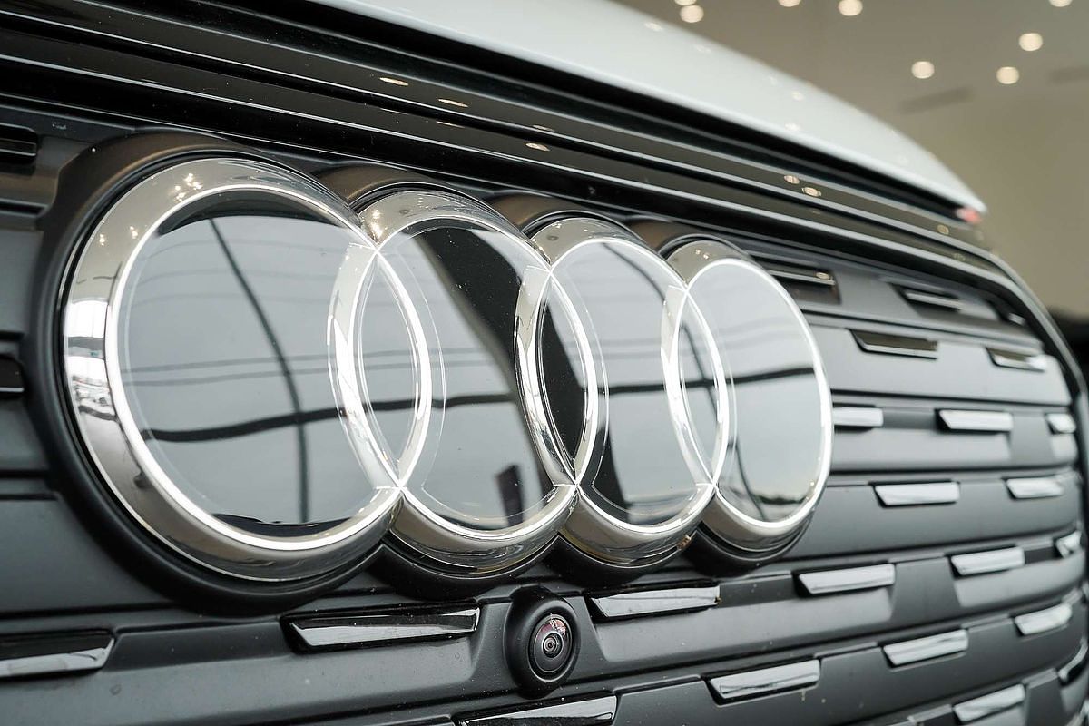 2024 Audi Q4 e-tron 55 F4