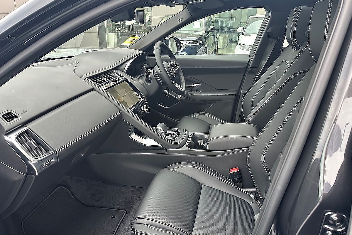 2024 Jaguar E-PACE P250 R-Dynamic SE X540