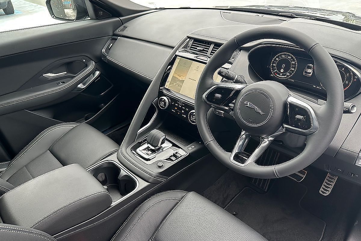 2024 Jaguar E-PACE P250 R-Dynamic SE X540