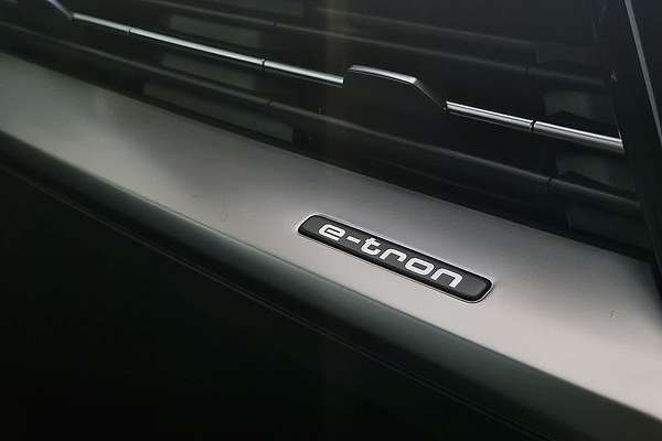 2024 Audi Q4 e-tron 45 F4