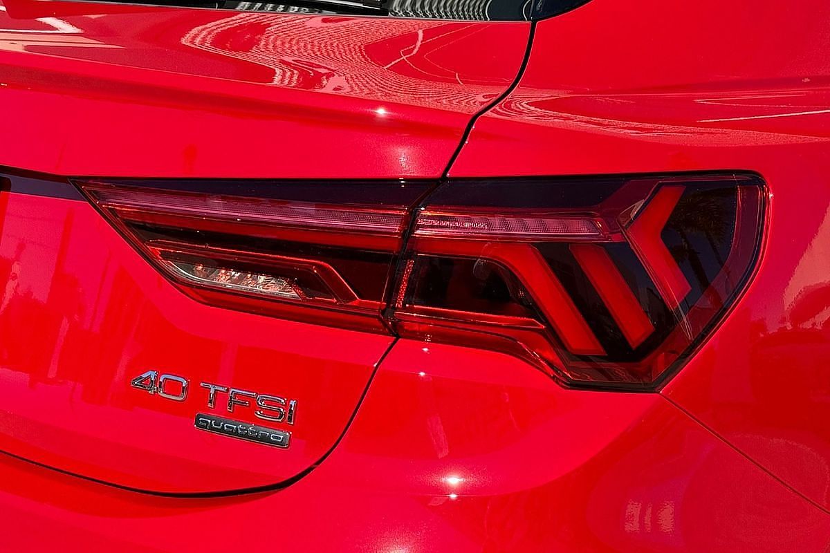 2025 Audi Q3 40 TFSI S line F3