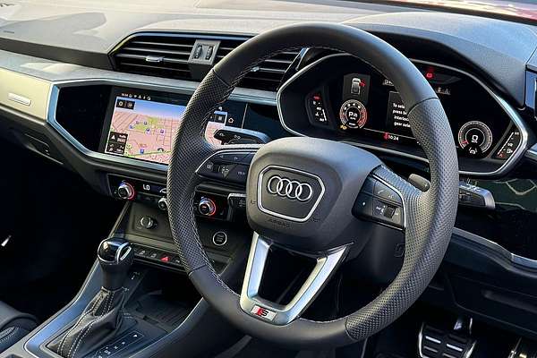 2025 Audi Q3 40 TFSI S line F3