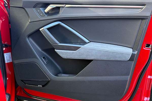 2025 Audi Q3 40 TFSI S line F3