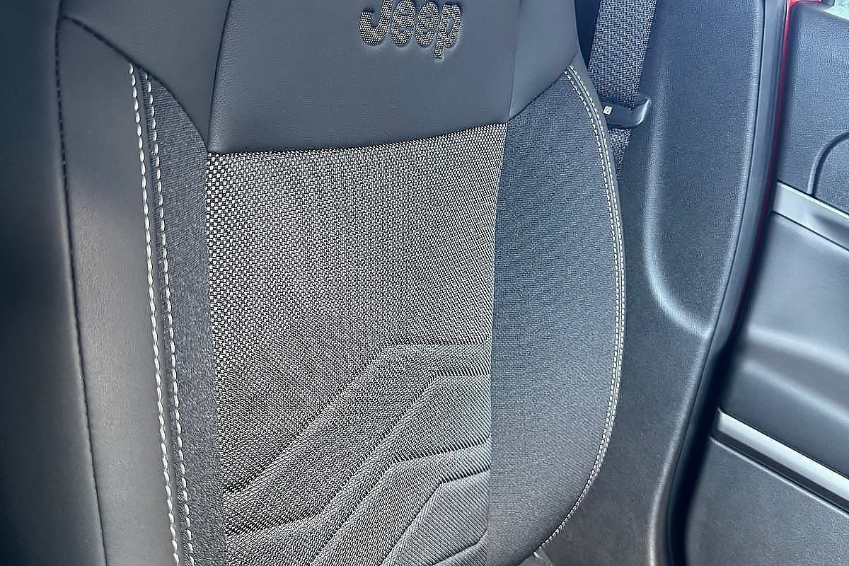 2024 Jeep Avenger Summit JJ