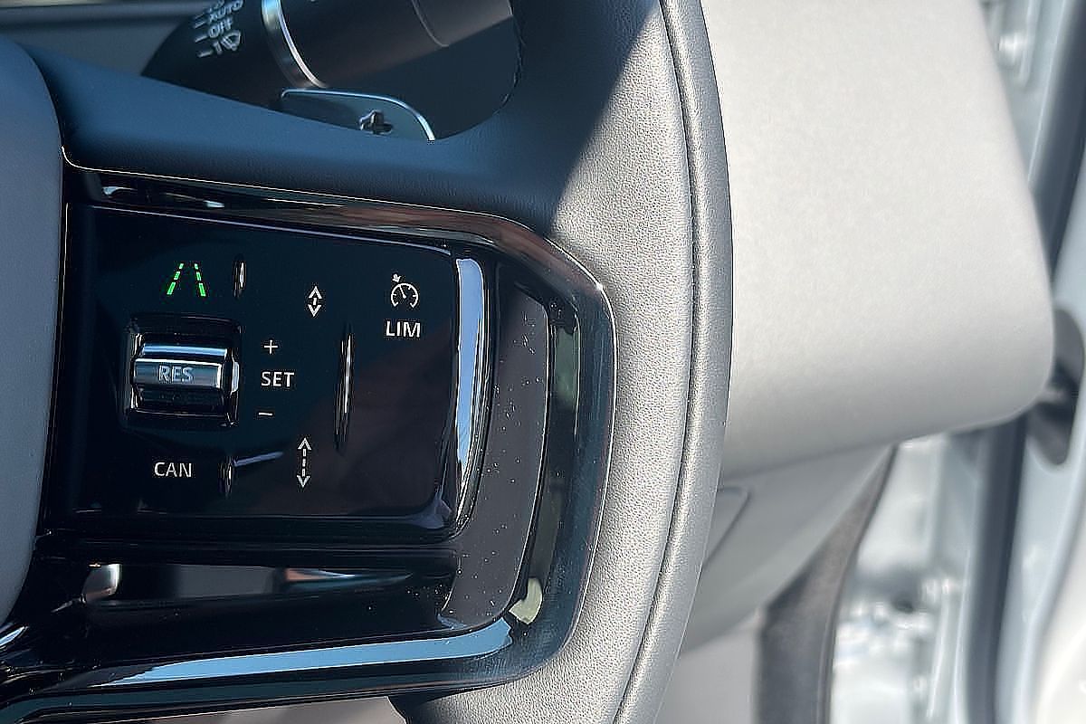 2024 Land Rover Range Rover Velar PHEV P400e Dynamic HSE L560