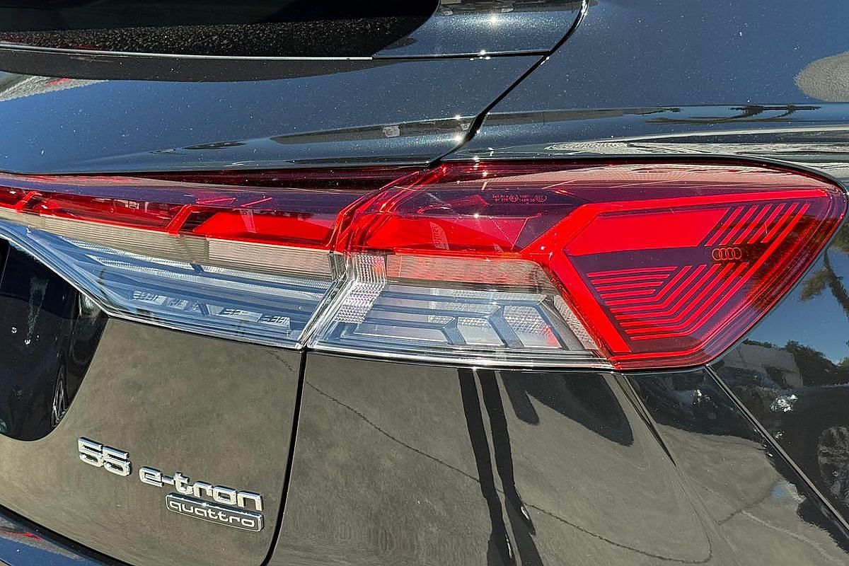 2024 Audi Q4 e-tron 55 F4