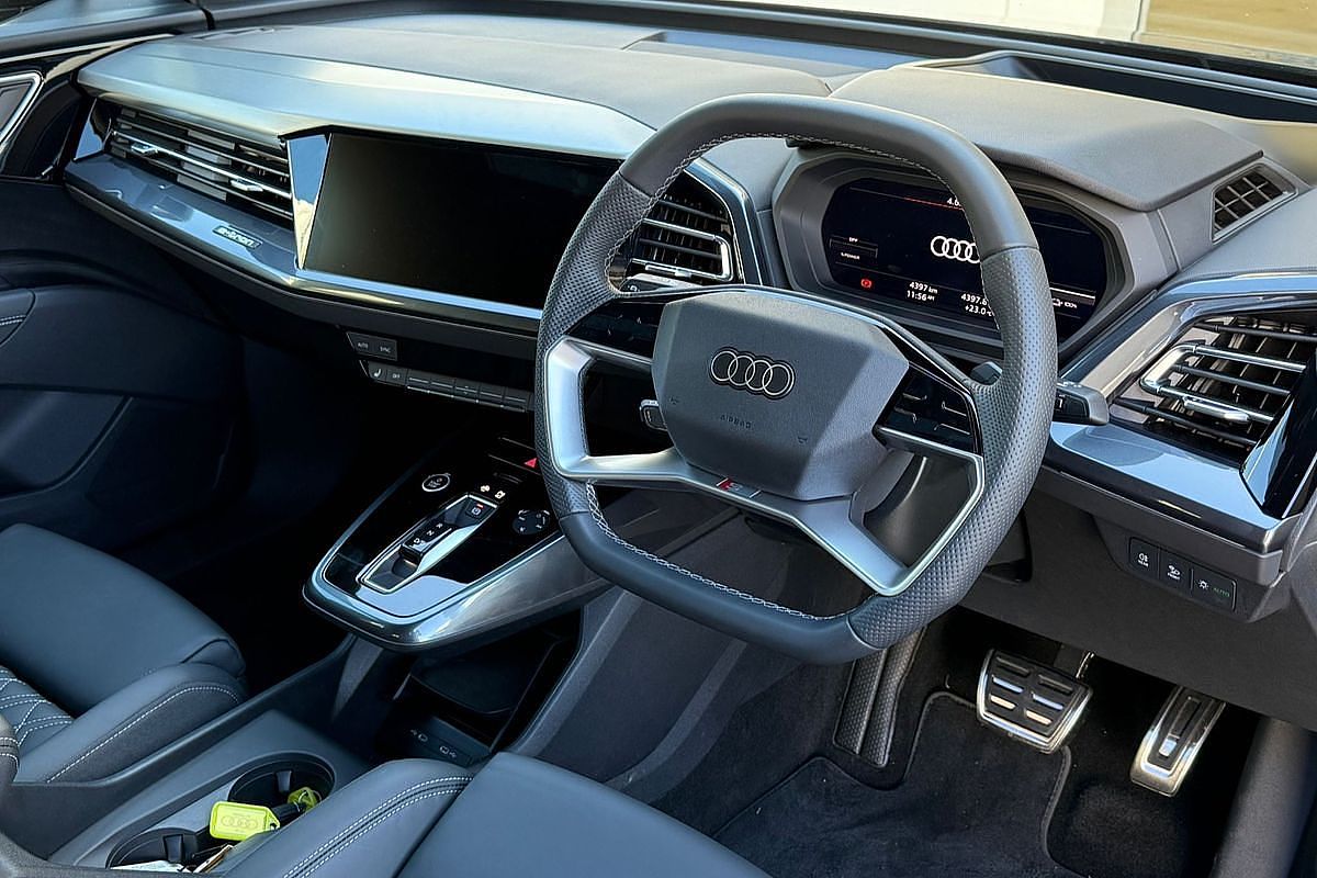 2024 Audi Q4 e-tron 55 F4