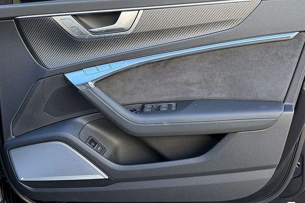 2024 Audi RS6 Performance C8