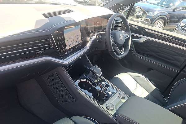 2024 Volkswagen Touareg 210TDI R-Line RC