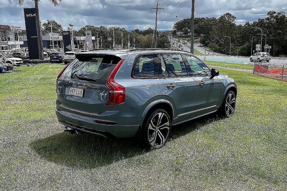 2023 Volvo XC90 Ultimate B6 Dark