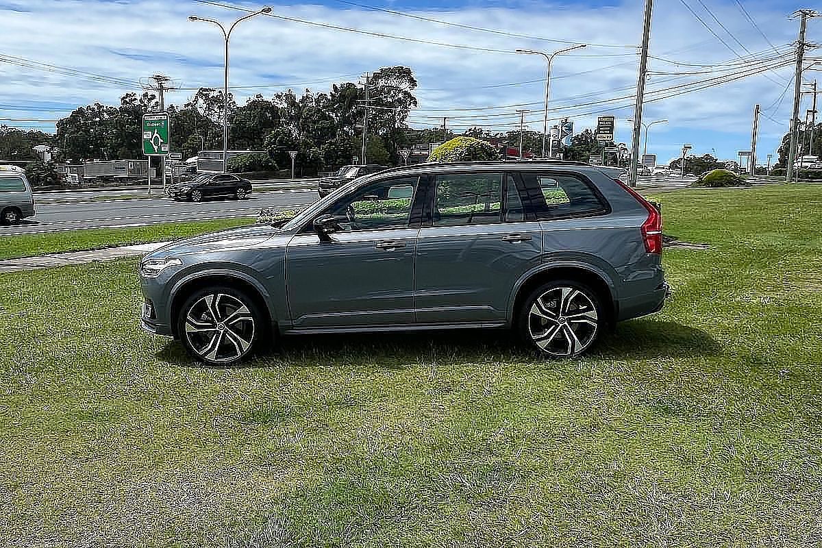 2023 Volvo XC90 Ultimate B6 Dark