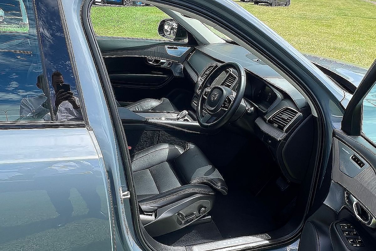 2023 Volvo XC90 Ultimate B6 Dark