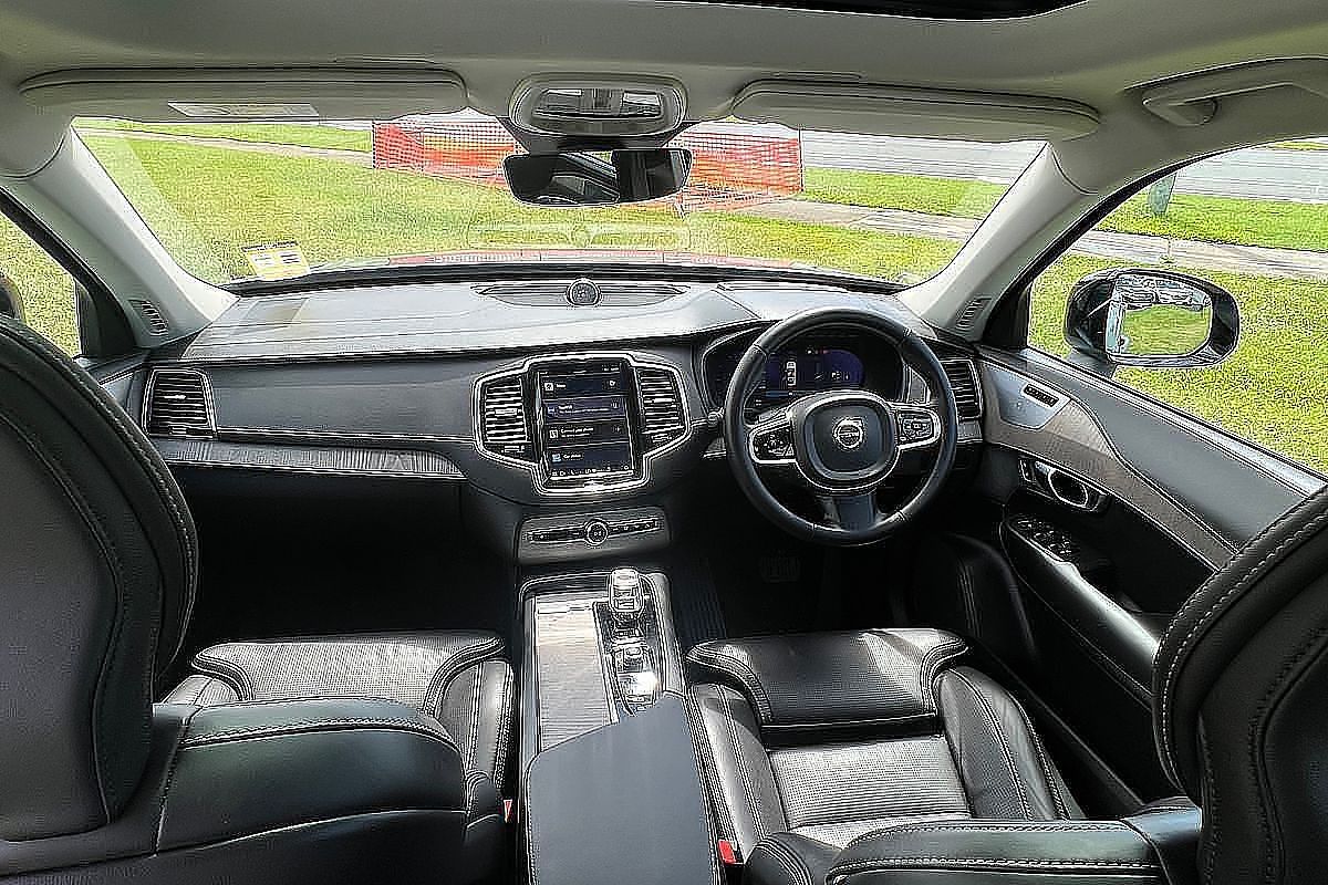 2023 Volvo XC90 Ultimate B6 Dark