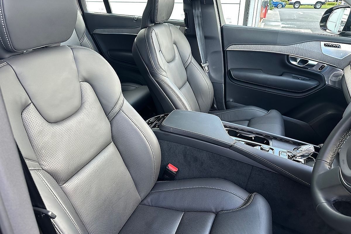 2023 Volvo XC90 Ultimate B6 Bright