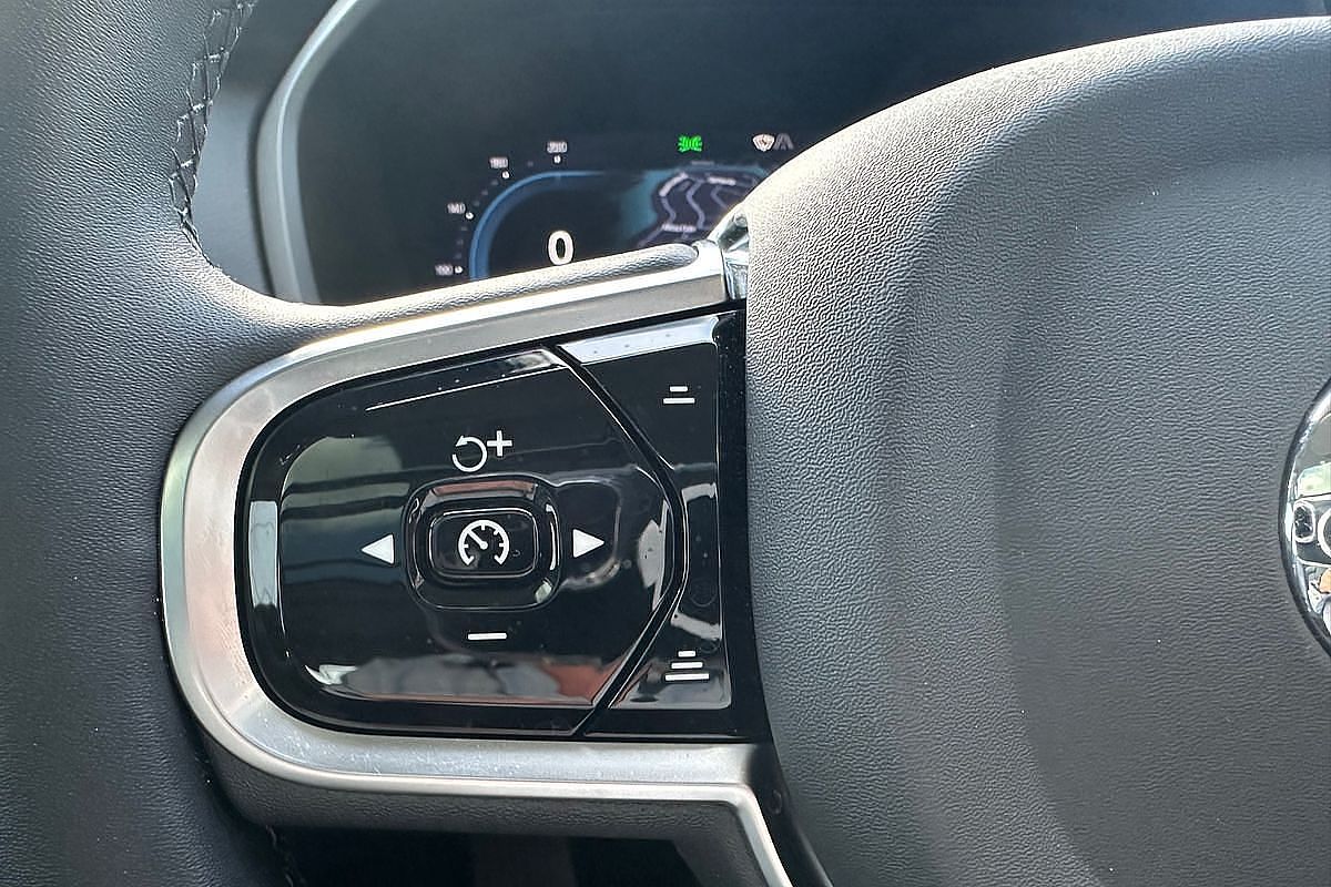 2023 Volvo XC90 Ultimate B6 Bright