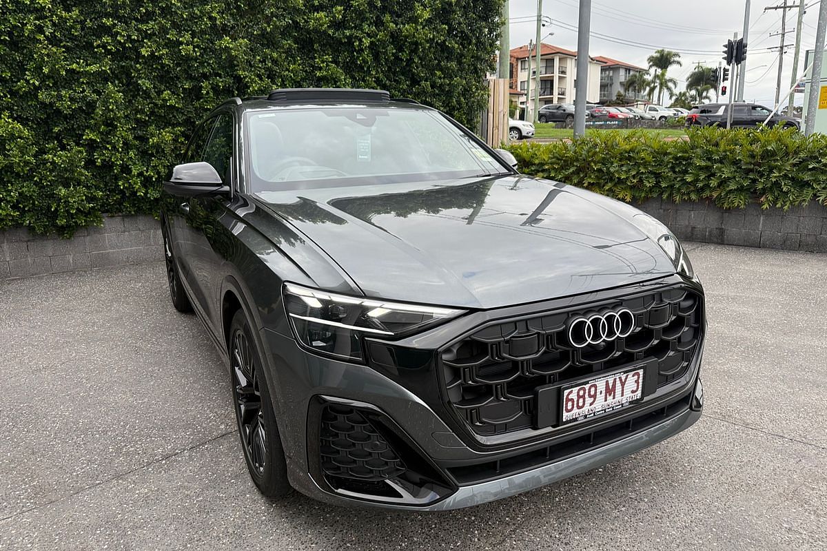 2024 Audi Q8 50 TDI S line F1