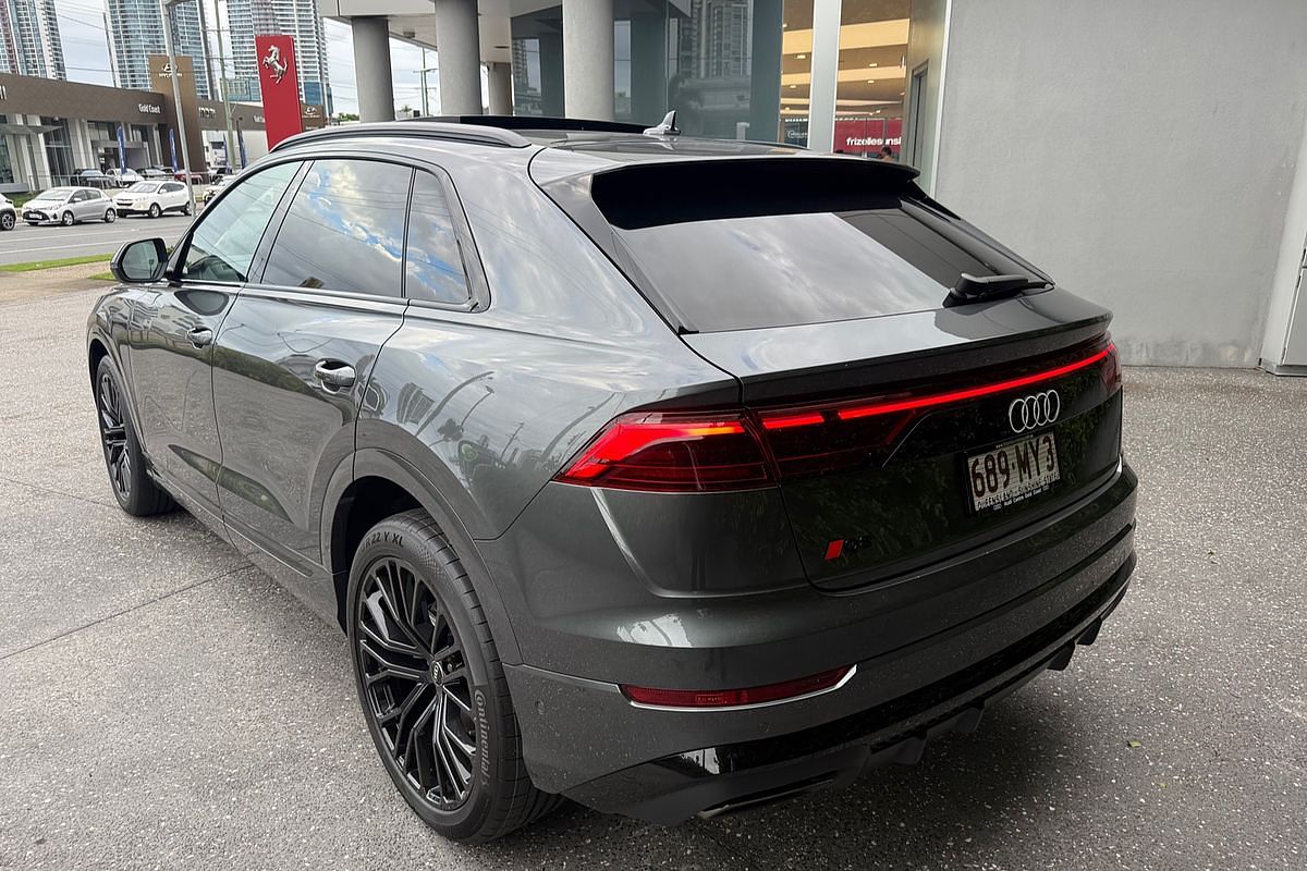 2024 Audi Q8 50 TDI S line F1