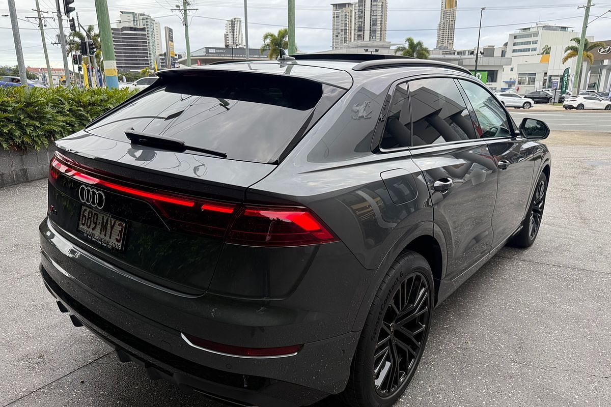 2024 Audi Q8 50 TDI S line F1