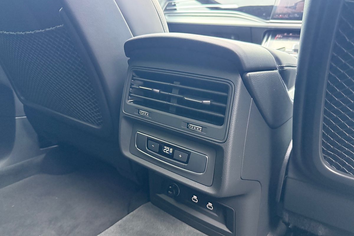 2024 Audi Q8 50 TDI S line F1