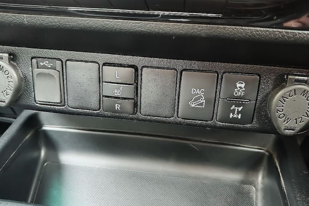 2023 Toyota Hilux SR5 GUN126R 4X4
