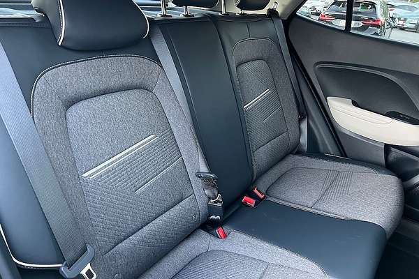 2024 Hyundai Venue Elite QX.V5