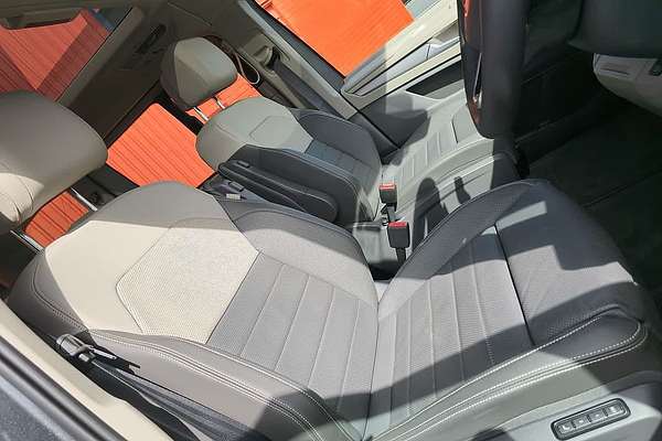 2024 Volkswagen Multivan TDI360 Life T7 SWB