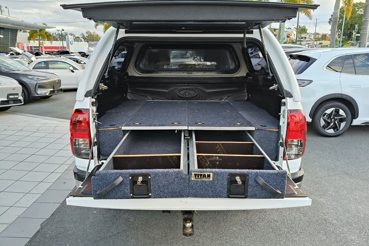 2016 Toyota Hilux SR5 GUN126R 4X4