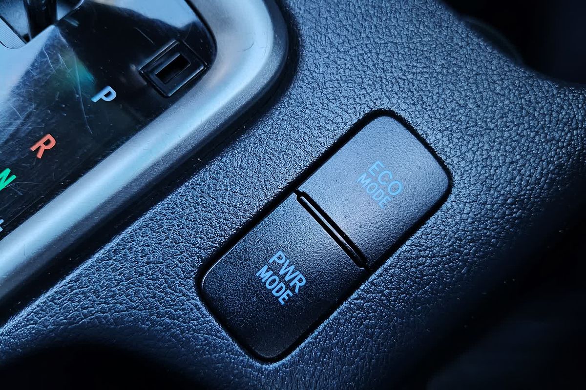 2016 Toyota Hilux SR5 GUN126R 4X4