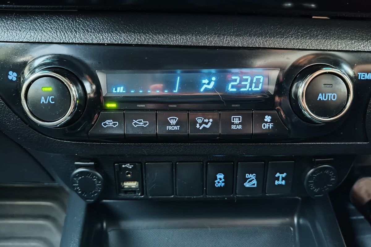 2016 Toyota Hilux SR5 GUN126R 4X4