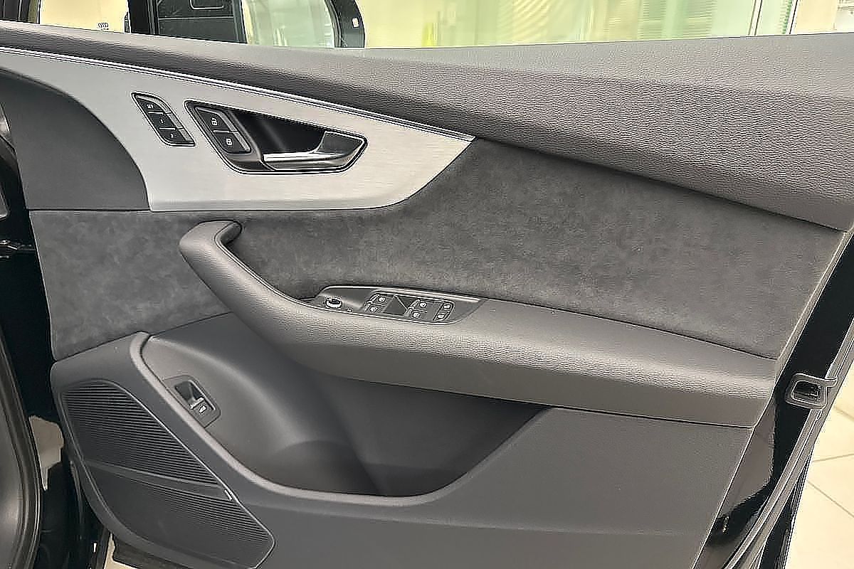 2024 Audi Q7 55 TFSI S line 4M