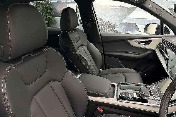 2024 Audi Q7 55 TFSI S line 4M