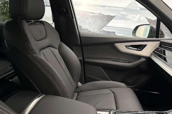 2024 Audi Q7 55 TFSI S line 4M