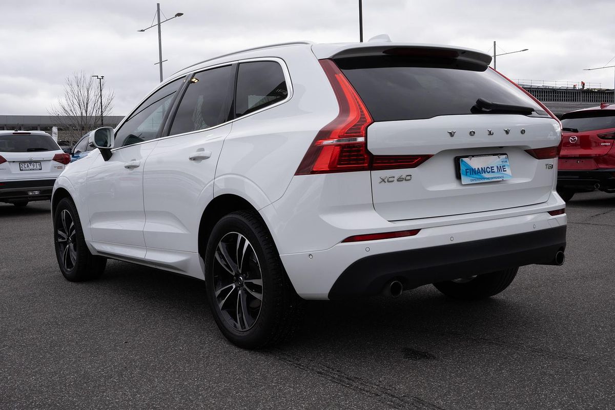 2021 Volvo XC60 T5 Momentum
