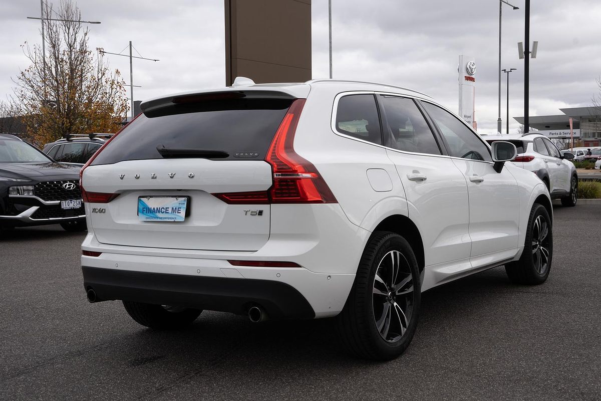 2021 Volvo XC60 T5 Momentum