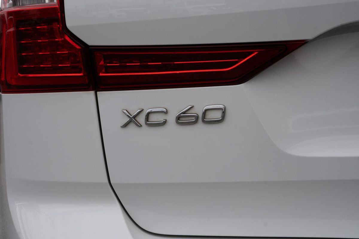 2021 Volvo XC60 T5 Momentum