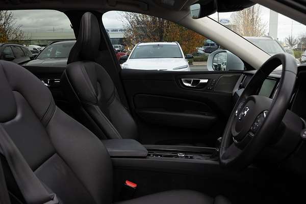 2021 Volvo XC60 T5 Momentum