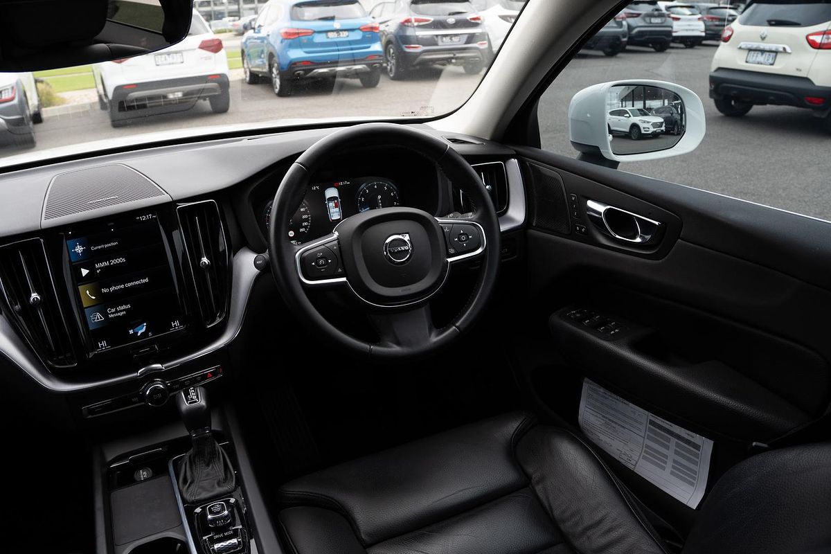 2021 Volvo XC60 T5 Momentum