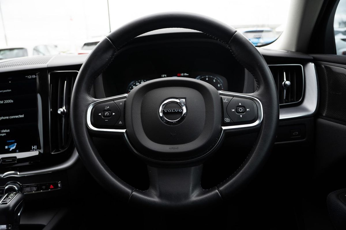 2021 Volvo XC60 T5 Momentum