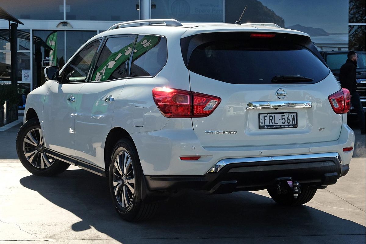 2017 Nissan Pathfinder ST R52 Series II