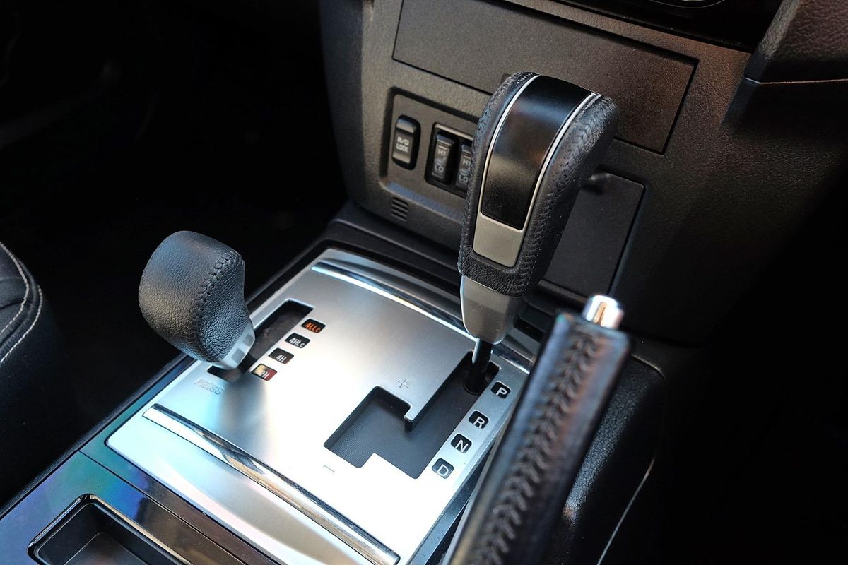 2016 Mitsubishi Pajero GLS NX