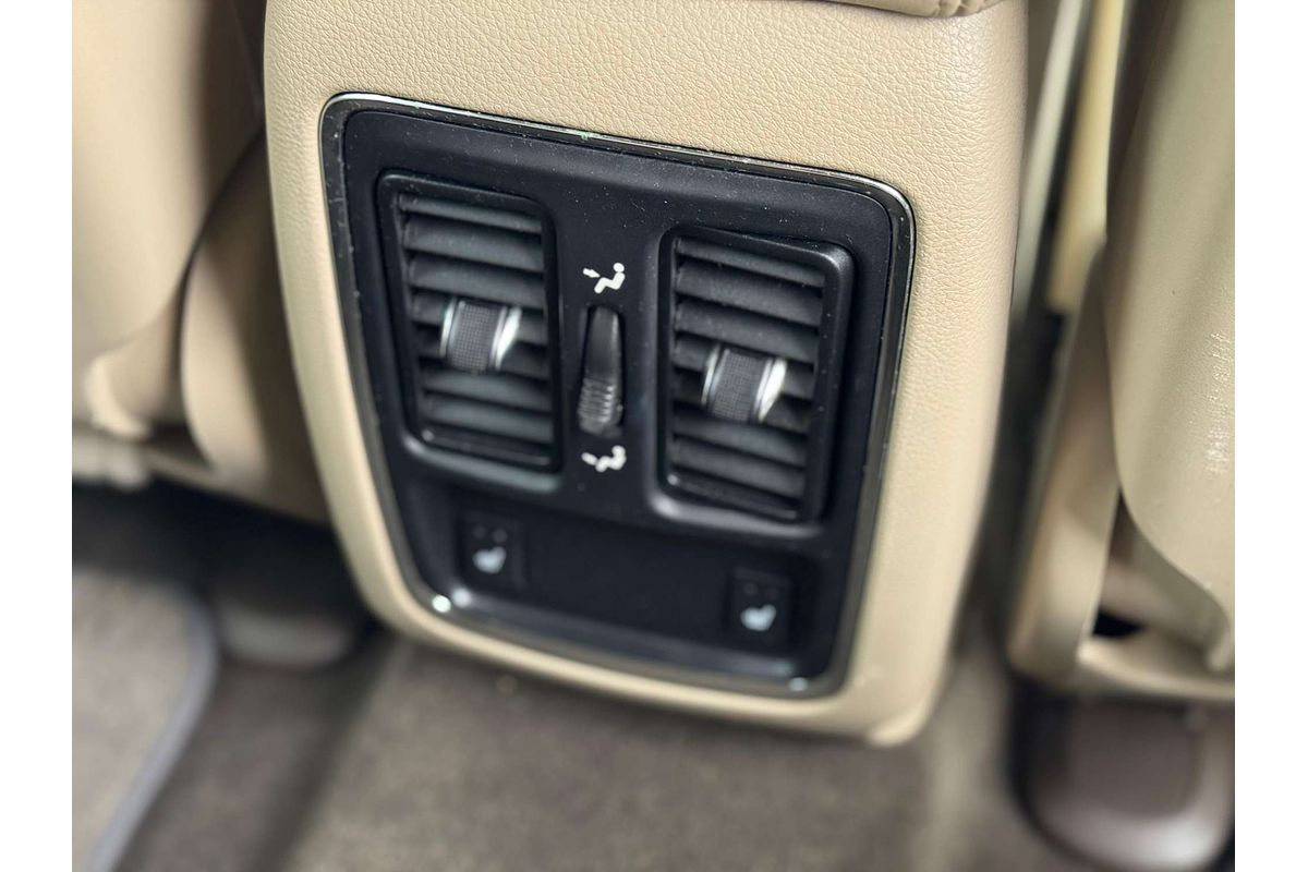 2012 Jeep Grand Cherokee Overland WK