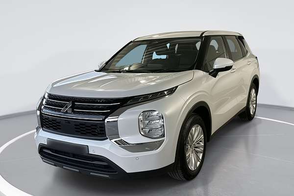 2023 Mitsubishi Outlander ES ZM