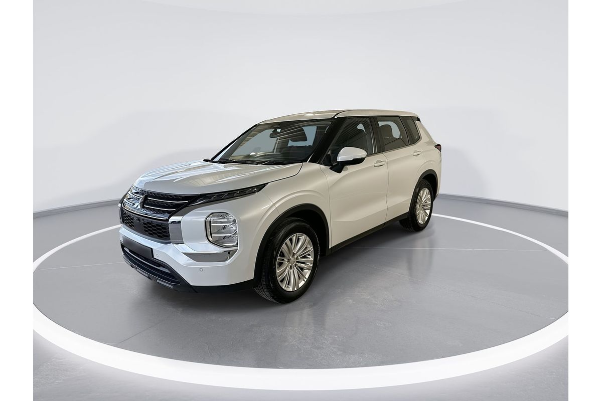 2023 Mitsubishi Outlander ES ZM