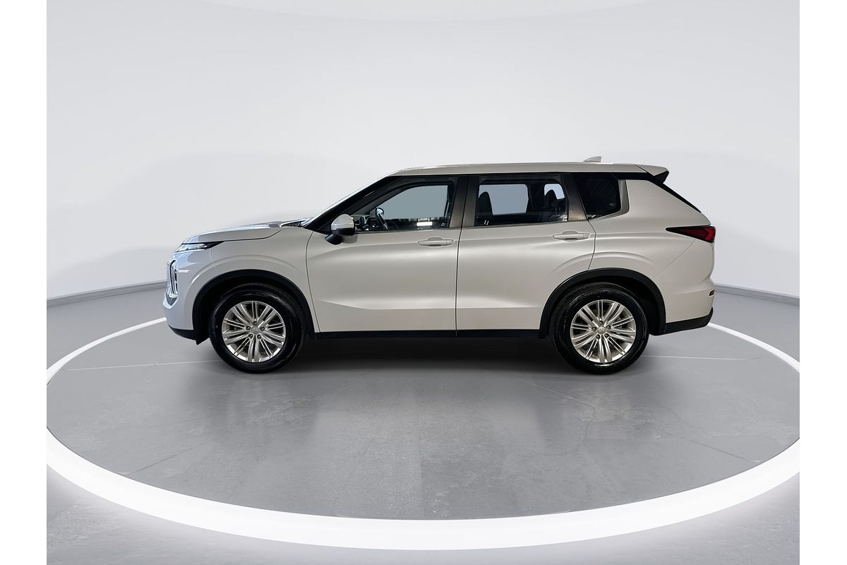 2023 Mitsubishi Outlander ES ZM