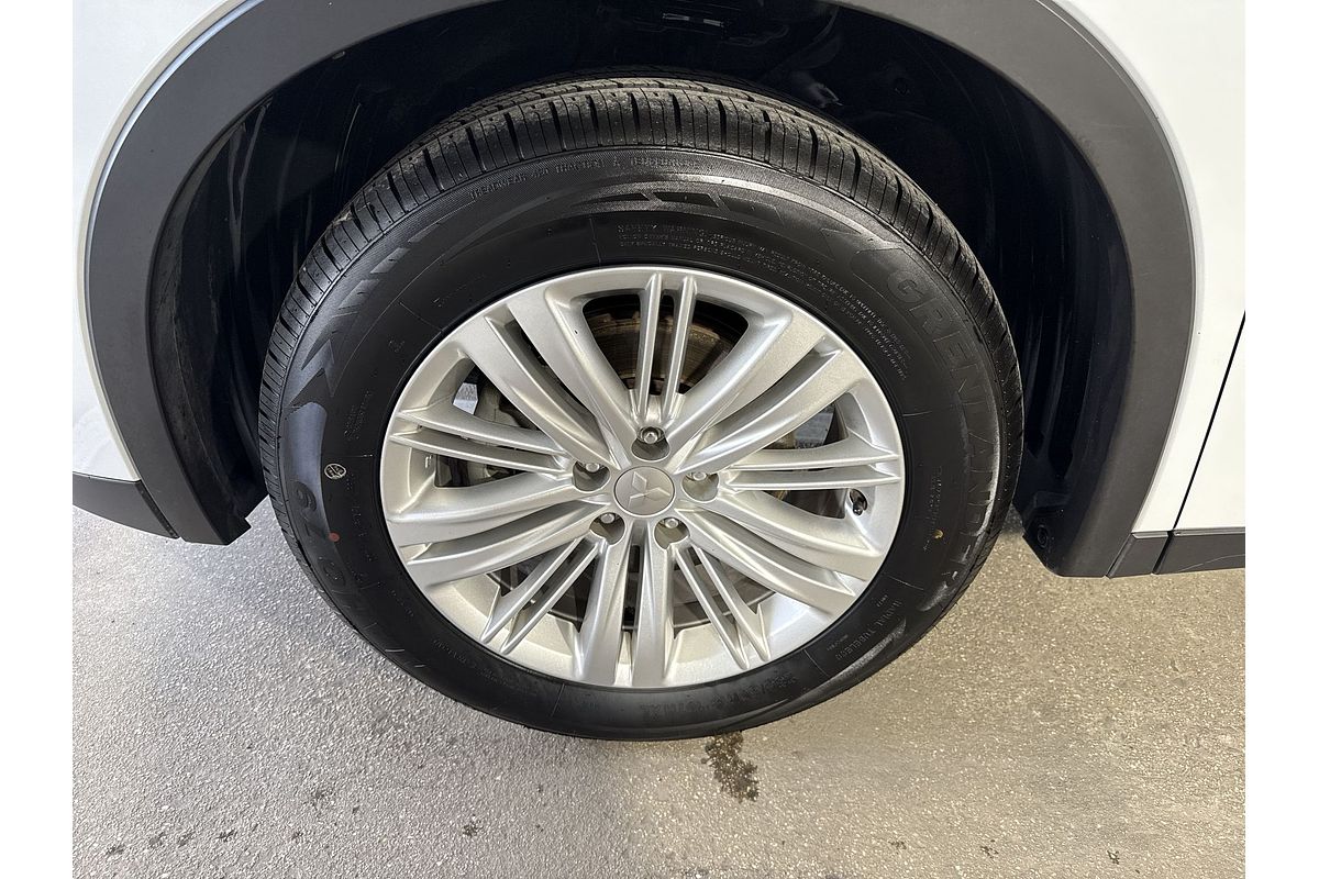 2023 Mitsubishi Outlander ES ZM