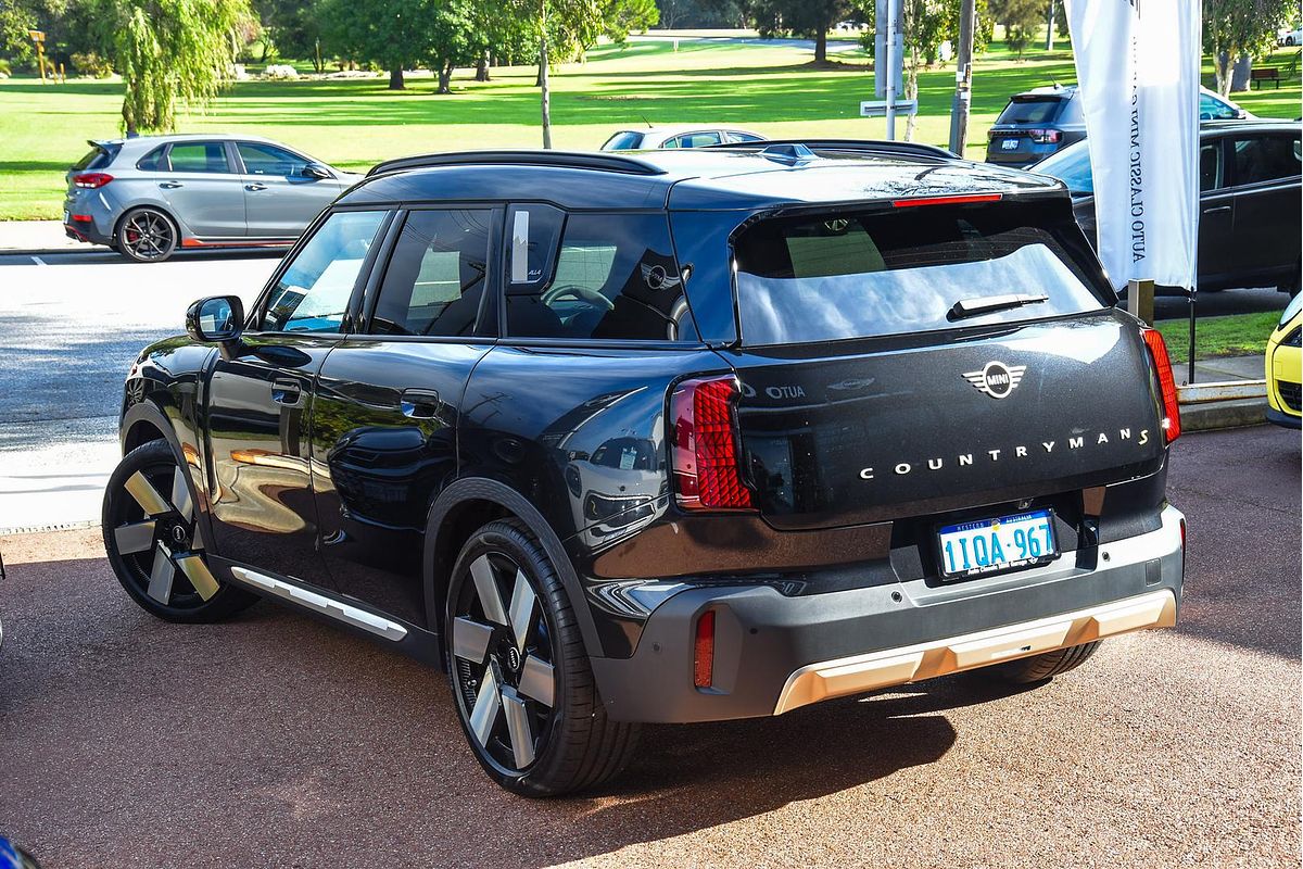 2024 MINI Countryman SE Favoured U25