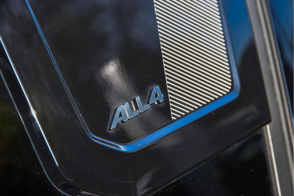 2024 MINI Countryman SE Favoured U25